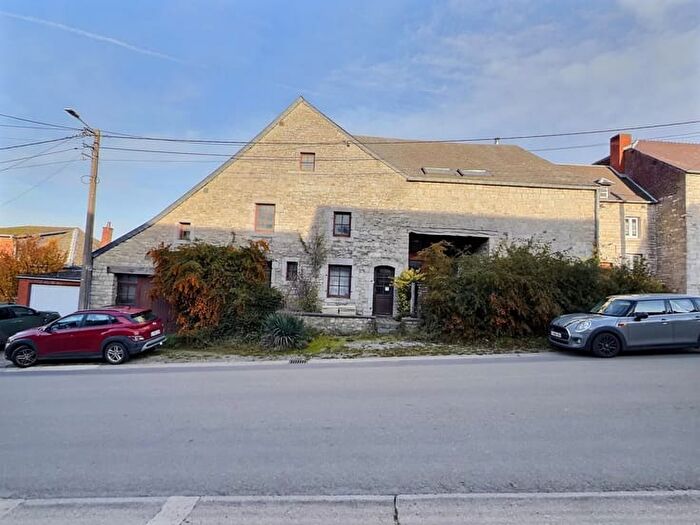 RUE PHILIPPE BUCHEZ, Doische : Maison 6 pièces à vendre