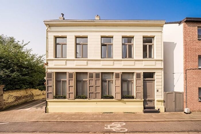 Kapelstraat, NIEL : Maison 5 pièces à vendre