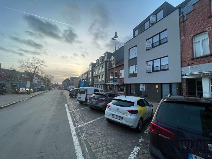 Dorp, OnzeLieveVrouwWaver : Appartement 9 pièces à louer