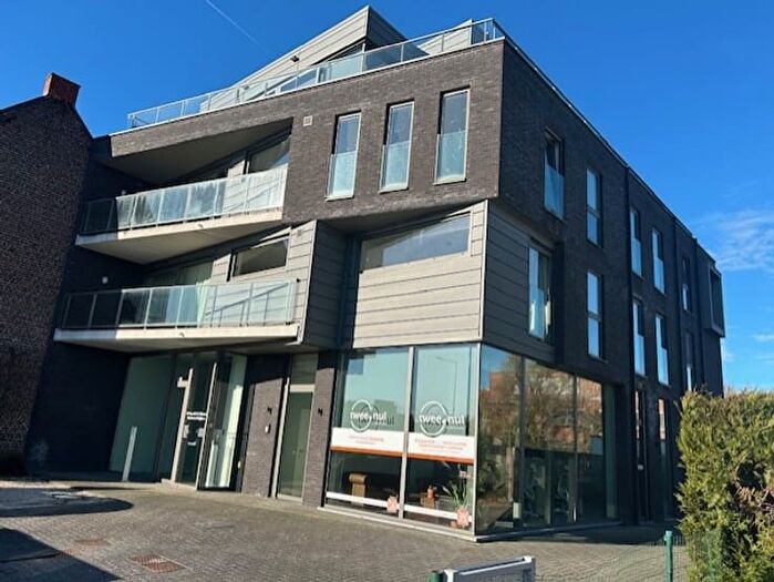 Hundelgemsesteenweg, Merelbeke : Appartement 8 pièces à louer