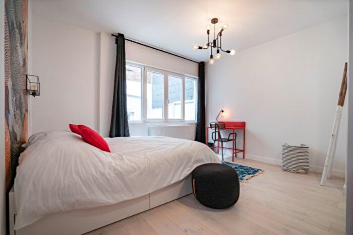 Appartement 1 pièce à Rue Huart Chapel, Charleroi, à louer