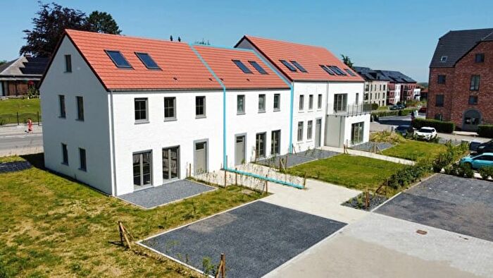 Chaussée de Wavre, JODOIGNE - Maison 5 pièces à louer