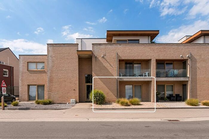 Kerkplein, Opoeteren : Appartement 7 pièces à louer