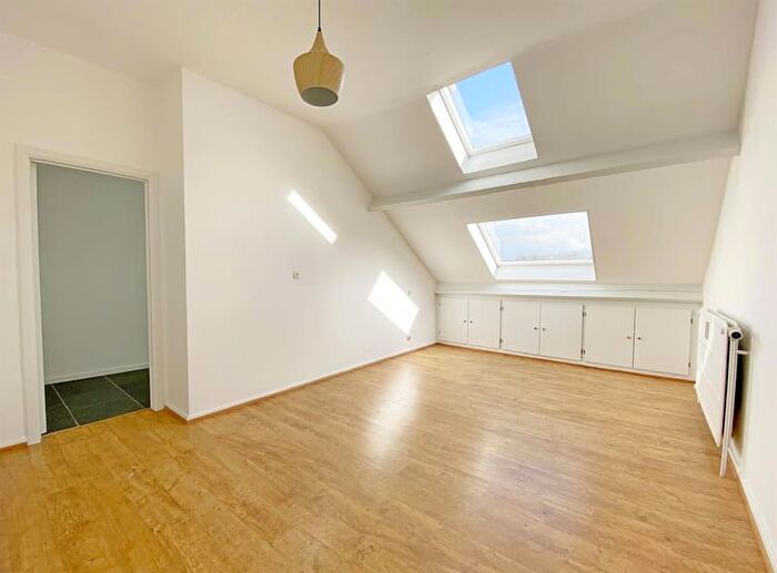 Appartement 1 pièce à louer - Avenue du Gouverneur Bovesse, Jambes