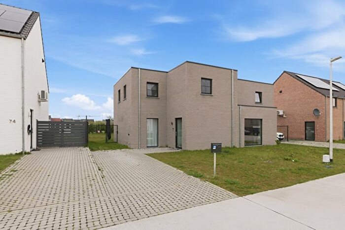 Maison 3 pièces à Violierenstraat, MUNSTERBILZEN, à vendre