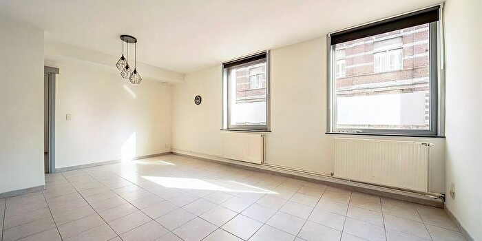 Appartement 2 pièces à Tournai, Henegouwen, à vendre