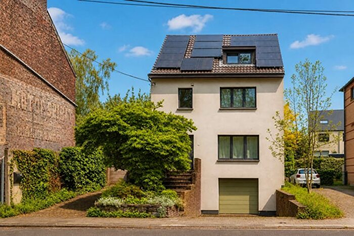 Chaussée De Namur, Nivelles : Maison 5 pièces à vendre