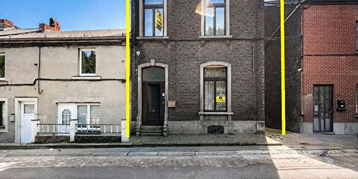 Maison 4 pièces à Chaussée de Charleroi, MontigniessurSambre, à vendre