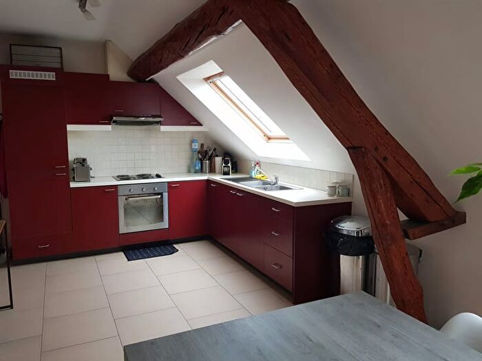 Chaussée De Bruxelles : Appartement 2 pièces à louer