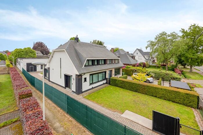 Maison 3 pièces à vendre à Oostmalsesteenweg, Ranst