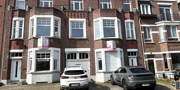 MariaHenriëttalei, Hoboken : Appartement 8 pièces à vendre