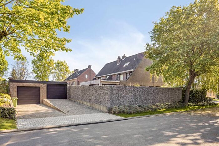 Maison 4 pièces à Eyckensbeekstraat, Kruibeke, à vendre