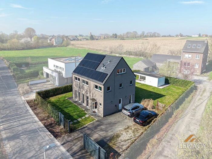 Maison 5 pièces à SLESBROEKSTRAAT, SintPietersLeeuw, à vendre