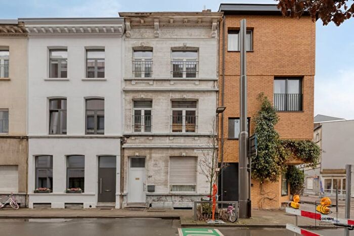Maison 5 pièces à Lange Van Ruusbroecstraat, Antwerpen, à vendre