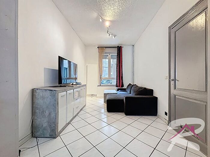 Maison 3 pièces à Rue Alfred de Borre, JEMEPPESURMEUSE, à vendre