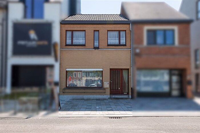 Marktplein, SINTLIEVENSHOUTEM : Maison 3 pièces à vendre