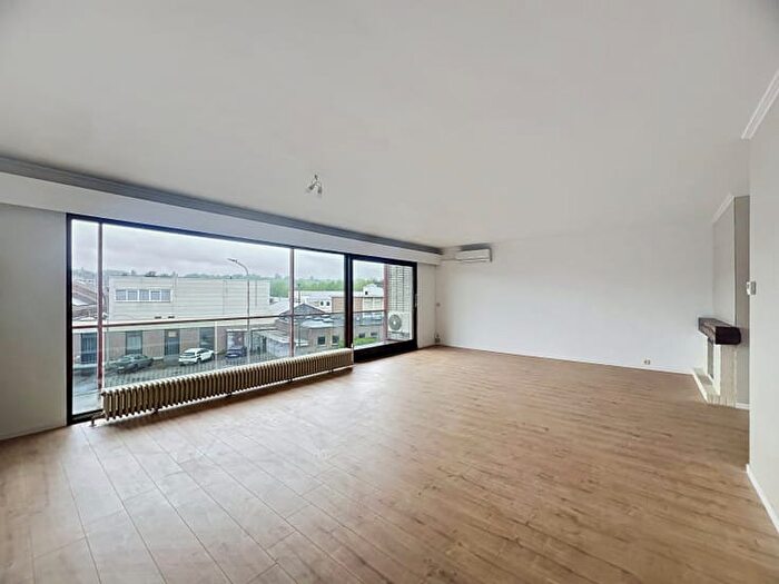 Appartement 3 pièces à louer - Rue du Bellenay, Herstal
