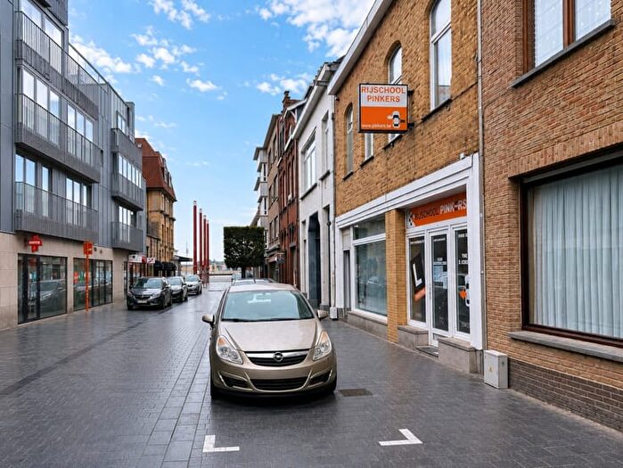 Oostendestraat, Nieuwpoort : Maison 11 pièces à vendre