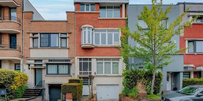 SintLutgardisstraat, Merksem : Maison 5 pièces à vendre
