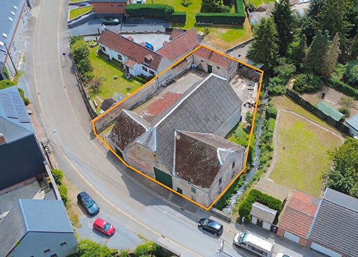 Maison à Rue De Familleureux, Écaussinnes, à vendre