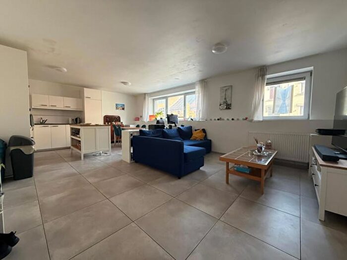 Rue Sylvain Guyaux, La Louvière : Appartement 2 pièces à louer