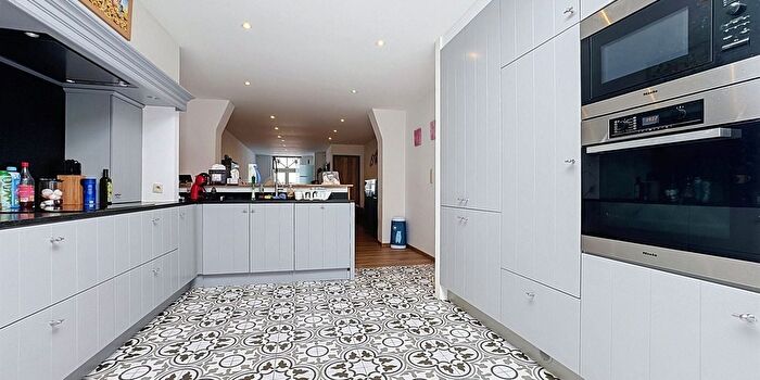 Maison 3 pièces à vendre à La Bouverie, Henegouwen