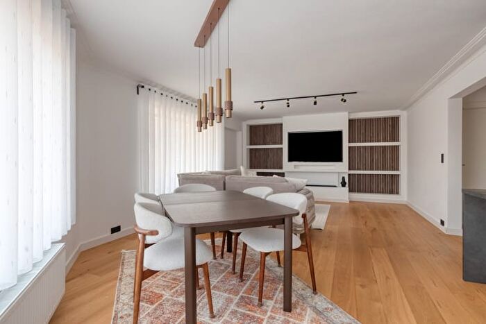 Appartement 11 pièces à Wemmelsestraat, StrombeekBever, à vendre
