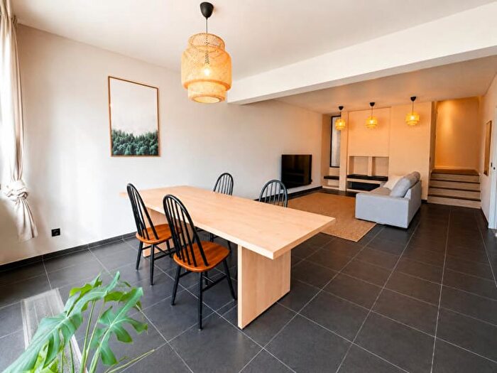 Avenue de Waterloo, Charleroi : Appartement 3 pièces à louer