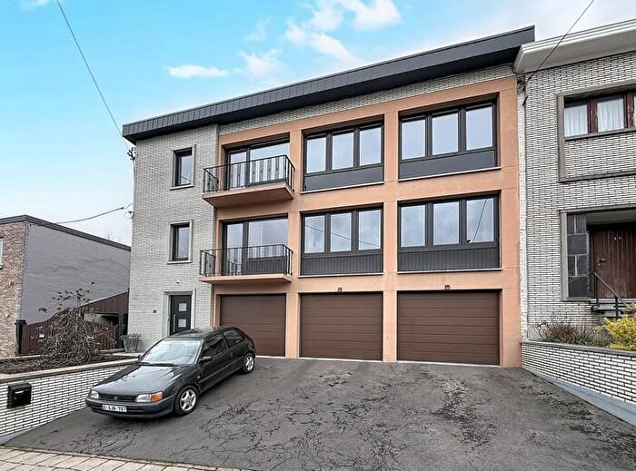 Maison 7 pièces à vendre à Rue Fond Crahay, JUPILLESURMEUSE