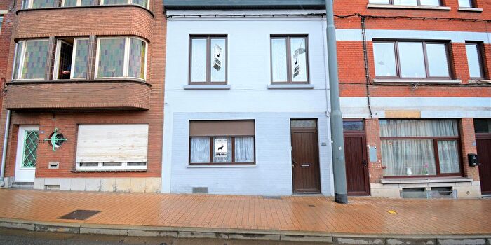 Maison 3 pièces à vendre à Dampremy, Henegouwen