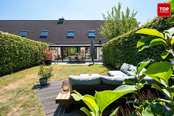Maison 4 pièces à Camille D'Havéstraat, SintAmandsberg, à vendre