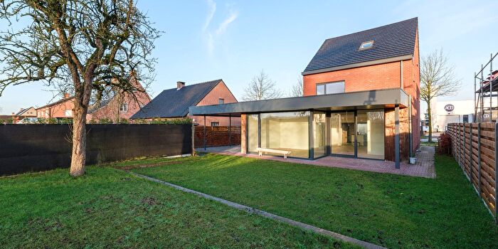 Sint Lenaartseweg, Hoogstraten : Maison 3 pièces à vendre
