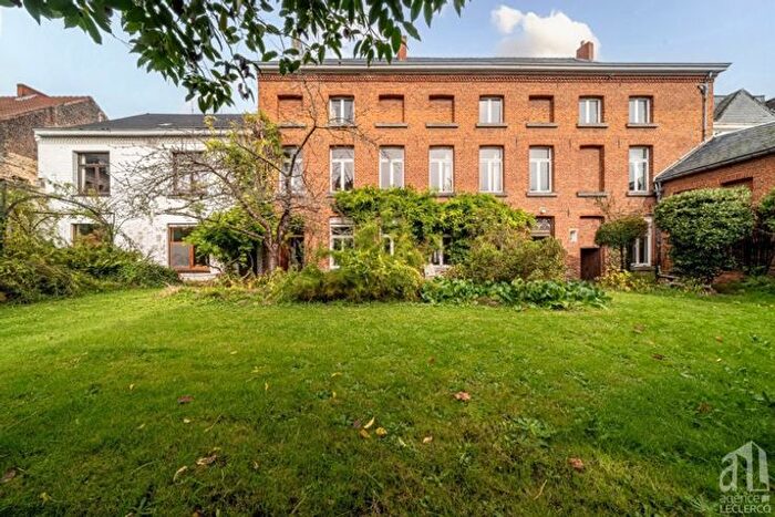 Maison 9 pièces à Boulevard Léopold III, Péruwelz, à vendre