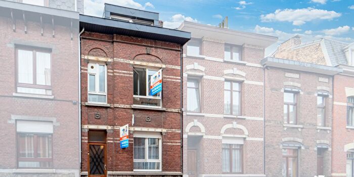 Maison 4 pièces à Rue dAwans, Liège, à vendre