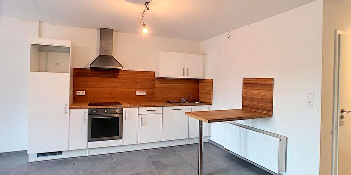 Appartement 2 pièces à Place Lucien Molitor, HermallesousArgenteau, à louer