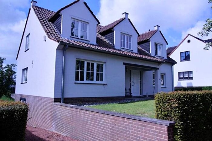 Maison 4 pièces à Avenue du VERT BOCAGE, WATERLOO, à louer