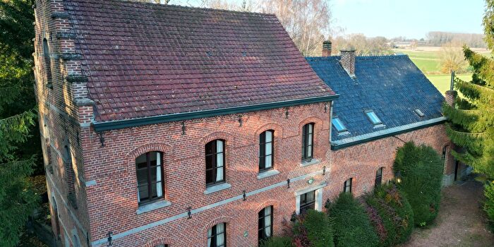 Maison 4 pièces à vendre à Lombise, Henegouwen