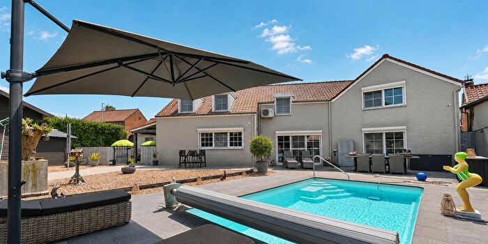 Maison 5 pièces à vendre à Smisstraat, Veldwezelt