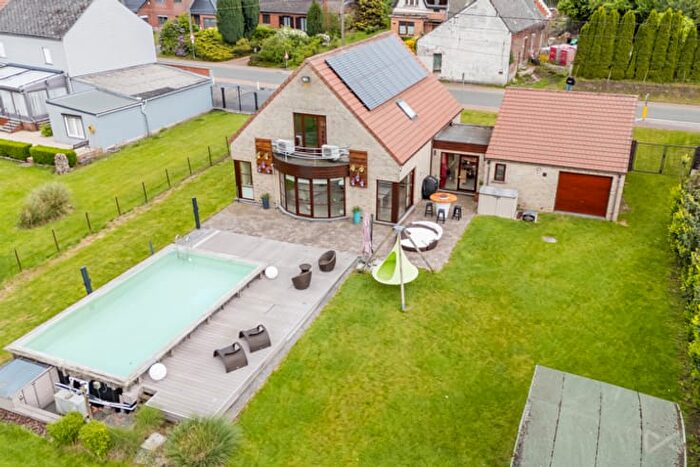 Maison 14 pièces à Rue de taisnières, A, à vendre