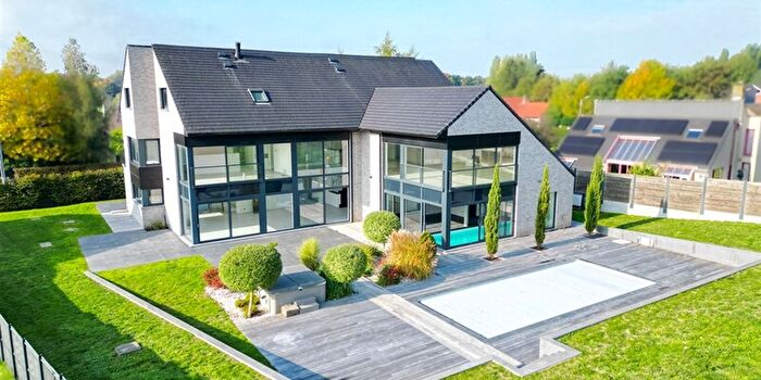 Moeskroen, Henegouwen : Maison 7 pièces à vendre