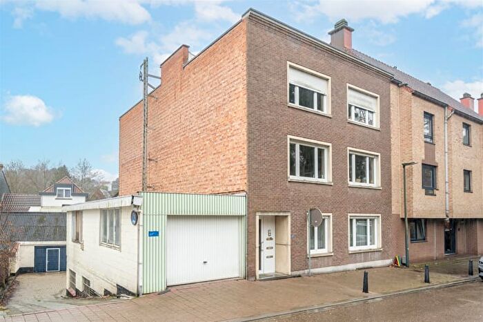 Groenendaalsesteenweg, a : Appartement 6 pièces à vendre