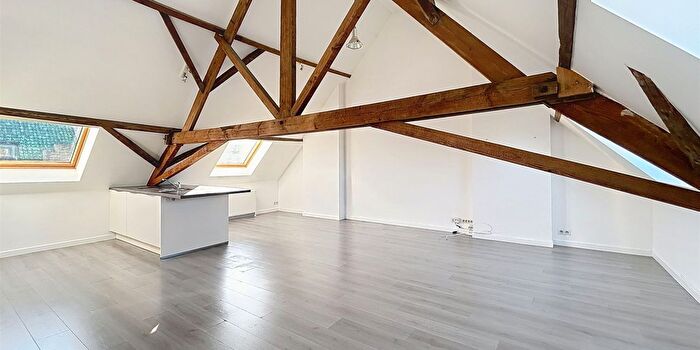 Estaimpuissteenwegweg, Herseaux : Appartement 1 pièce à louer