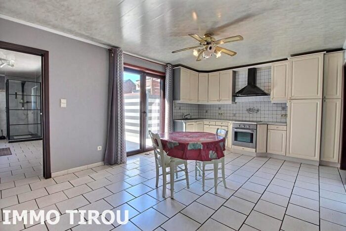 Maison 9 pièces à vendre à chaussée de Châtelet, Gilly