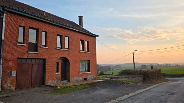 Maison 3 pièces à Rue Neuve, YvesGomezée, à vendre