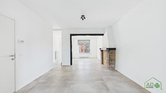 Maison 3 pièces à vendre à Rue du Ry Oursel, Charleroi Marcinelle