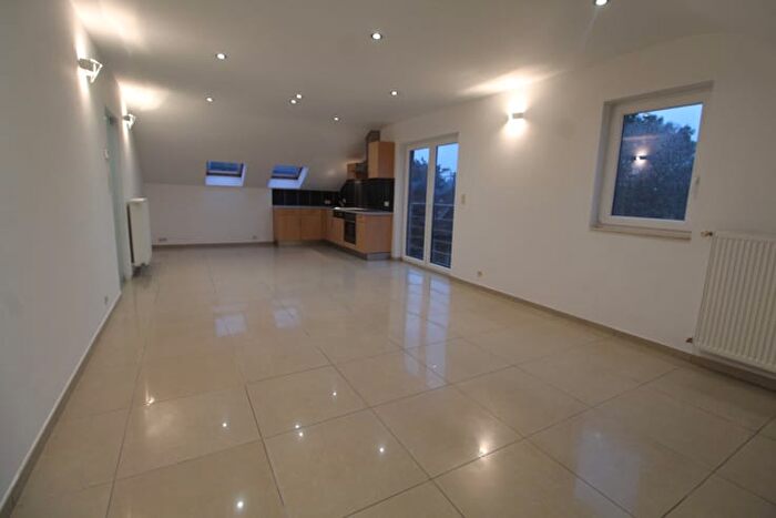 Appartement 3 pièces à Rue Du Pont Bergerand, Charleroi, à louer