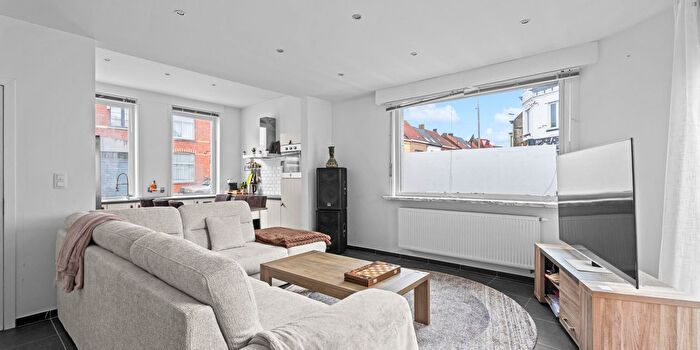Kortrijksestraat, Kortrijk : Maison 3 pièces à vendre