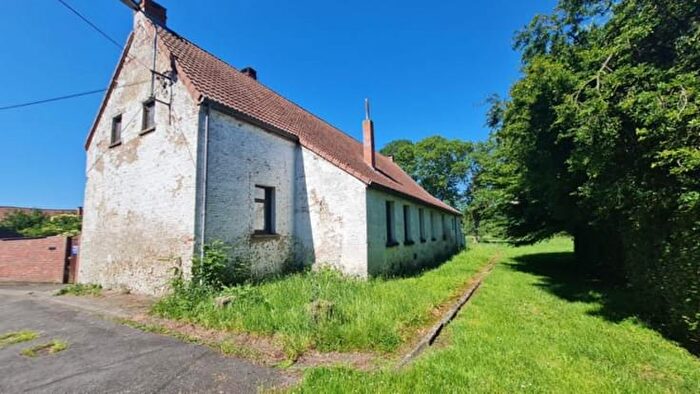 Rue du Fayt, MontroeulsurHaine : Maison 2 pièces à vendre