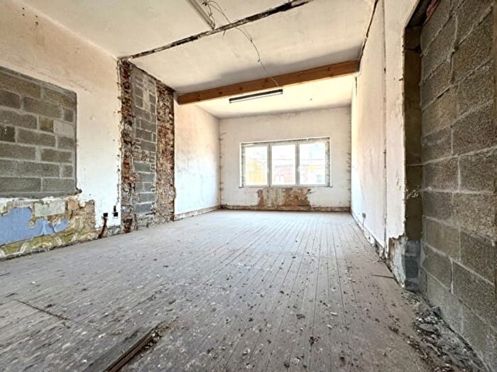 Maison 4 pièces à DE LA STATION, JemeppesurSambre MoustiersurSambre, à vendre