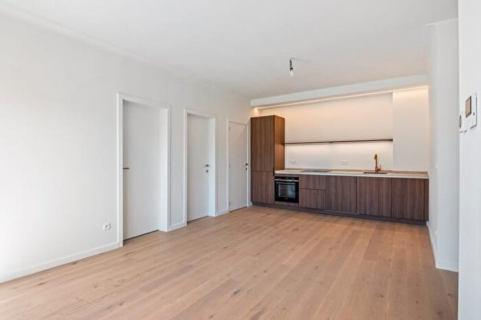 Appartement 3 pièces à SintBernardusstraat, Lier, à vendre